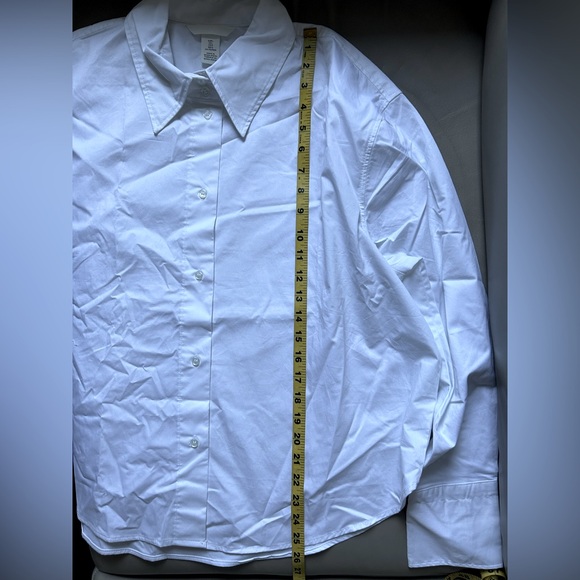 H&M slightly oversized white oxford button down shirt - Picture 4 of 8